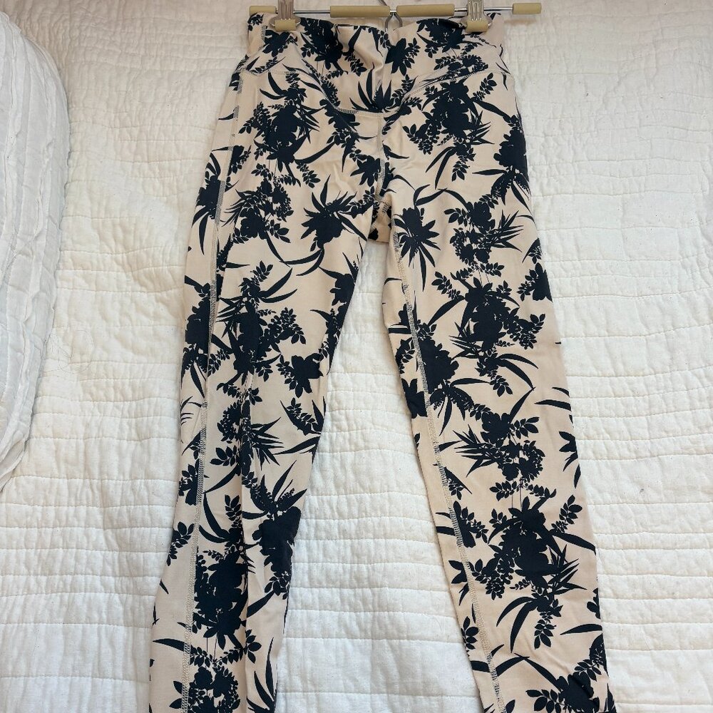Mono B Floral Leggins